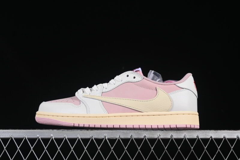 TRAVIS SCOTT X AIR JORDAN 1 LOW OG