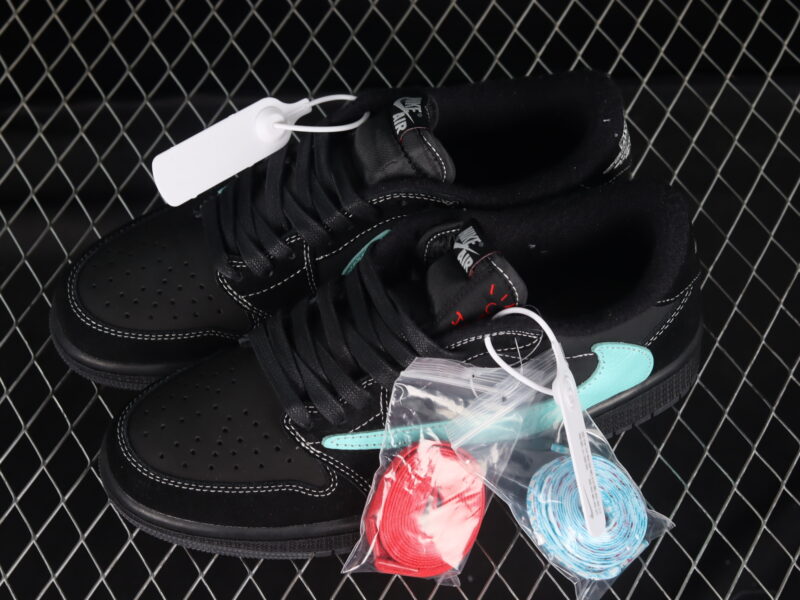 TRAVIS SCOTT X AIR JORDAN 1 LOW OG