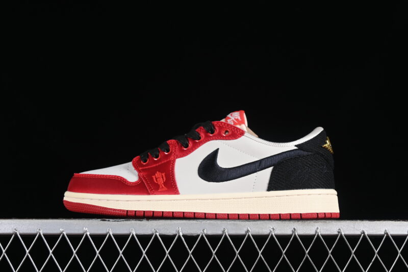 TROPHY ROOM X JORDAN 1 LOW OG "AWAY