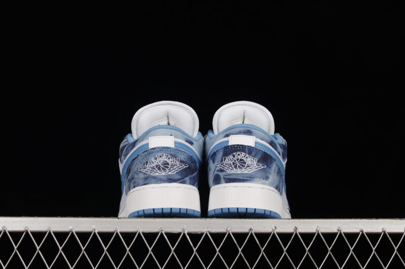 AIR JORDAN 1 LOW "WASHED DENIM