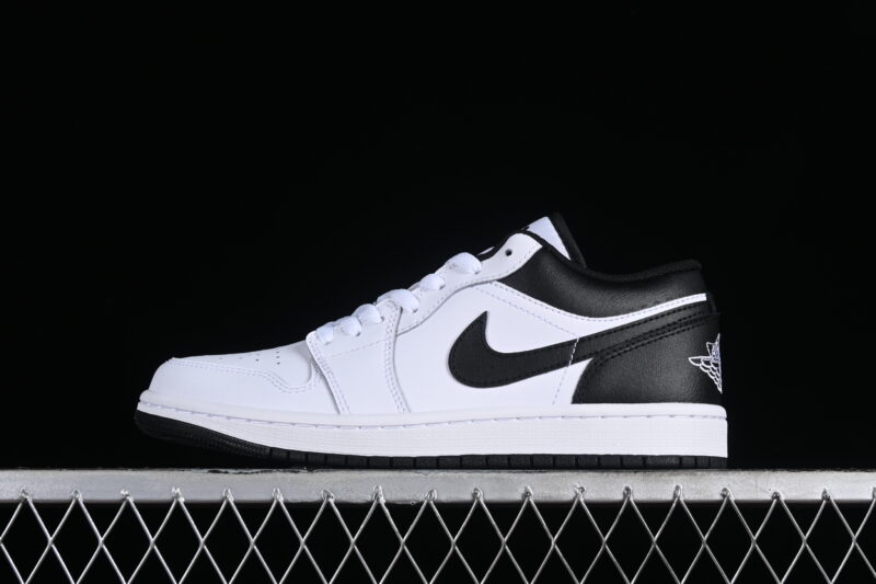AIR JORDAN 1 LOW WHITE AND BLACK