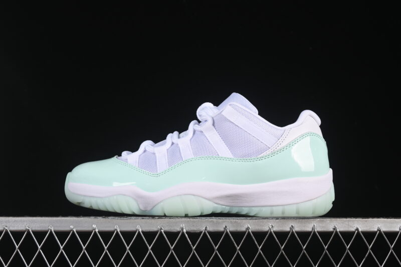 AIR JORDAN 11 LOW LGLOO