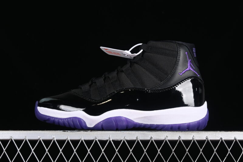AIR JORDAN 11 RETRO