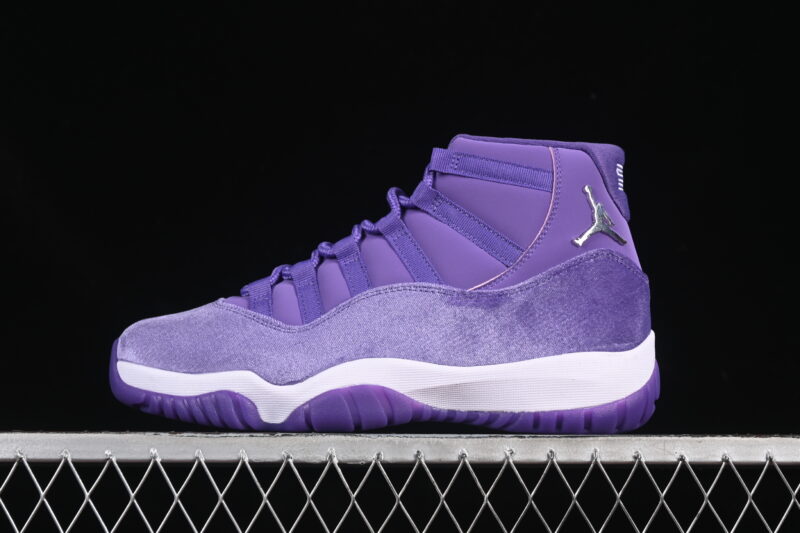 AIR JORDAN 11 RETRO