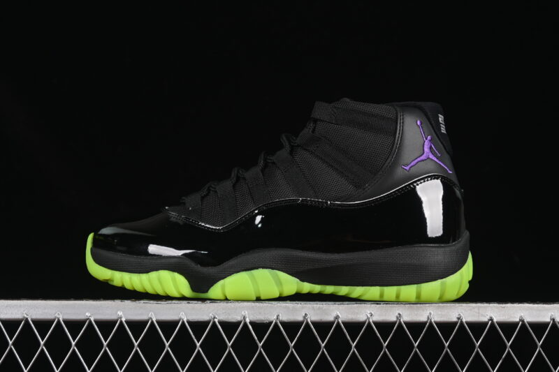 AIR JORDAN 11 RETRO