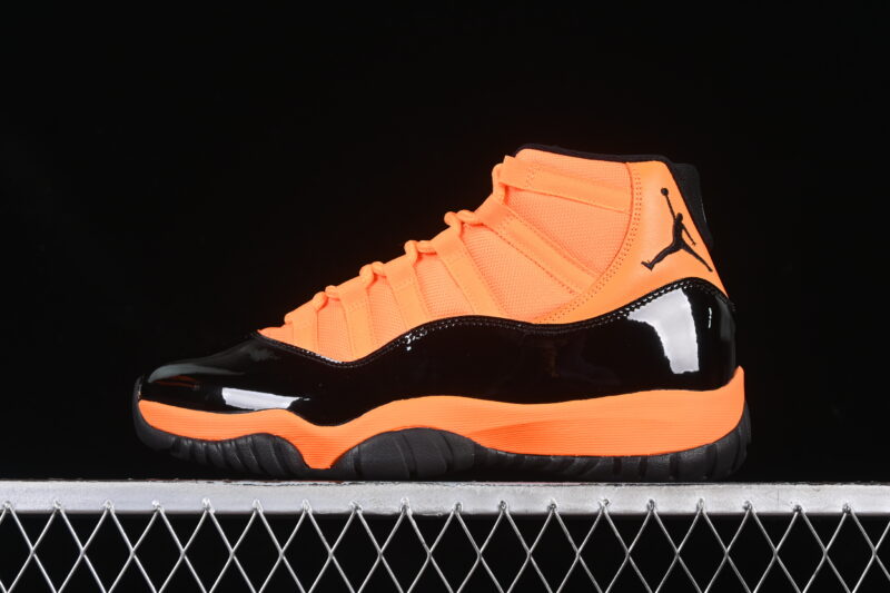 AIR JORDAN 11 RETRO
