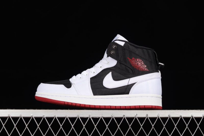 AIR JORDAN 1 MID UT BLACK WHITE