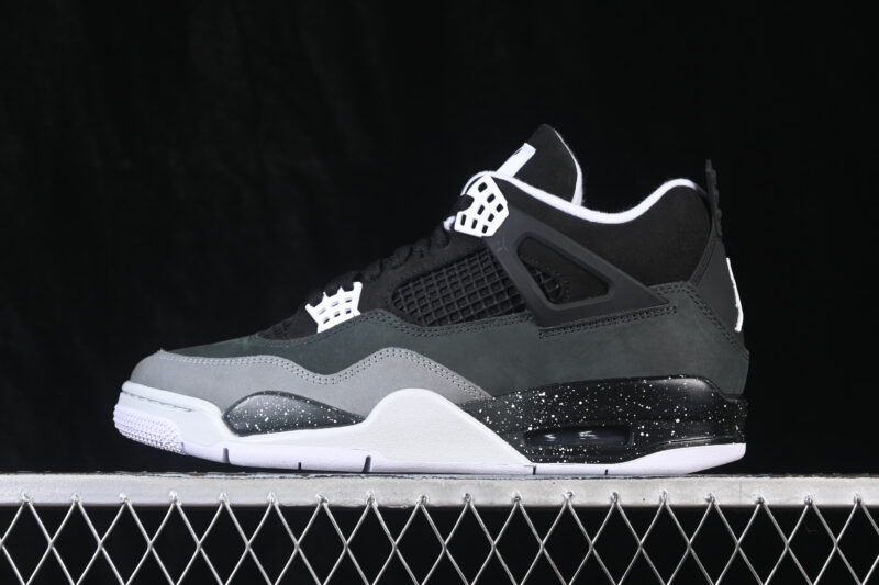 AIR JORDAN 4 FEAR