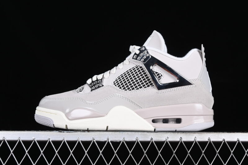 AIR JORDAN 4 RETRO "FROZEN MOMENTS