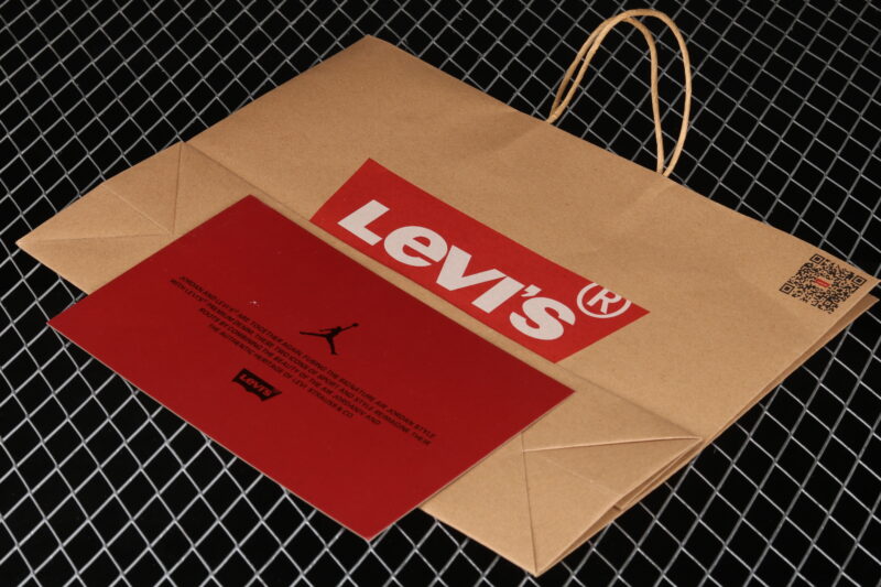 LEVI'S X AIR JORDAN 4