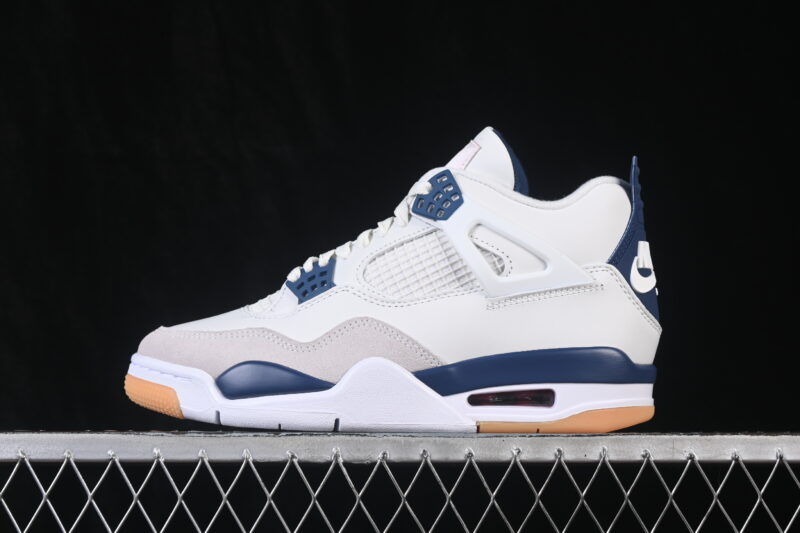 NIKE SB X AIR JORDAN 4 NAVY