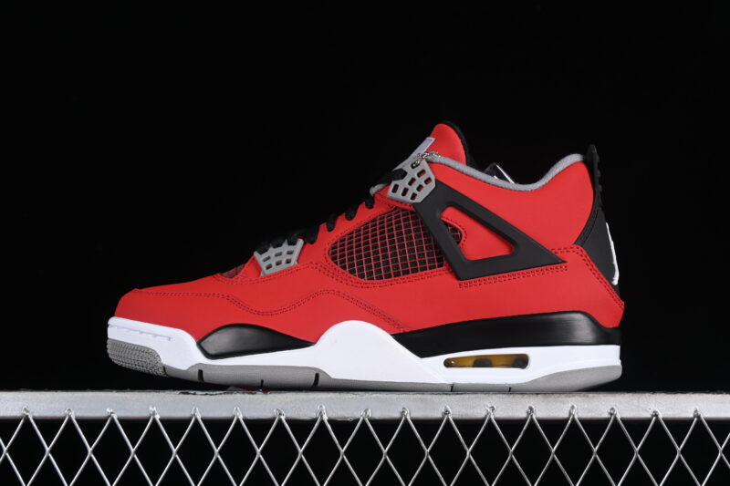AIR JORDAN 4 RETRO "TORO BRAVO