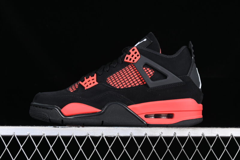 AIR JORDAN 4 RETRO "UNIVERSITY BLUE