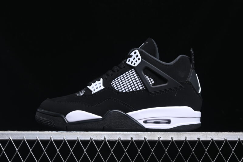 AIR JORDAN 4 RETRO "WHITE THUNDER