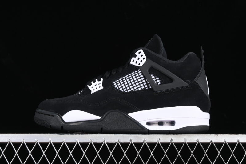 AIR JORDAN 4 RETRO "WHITE THUNDER