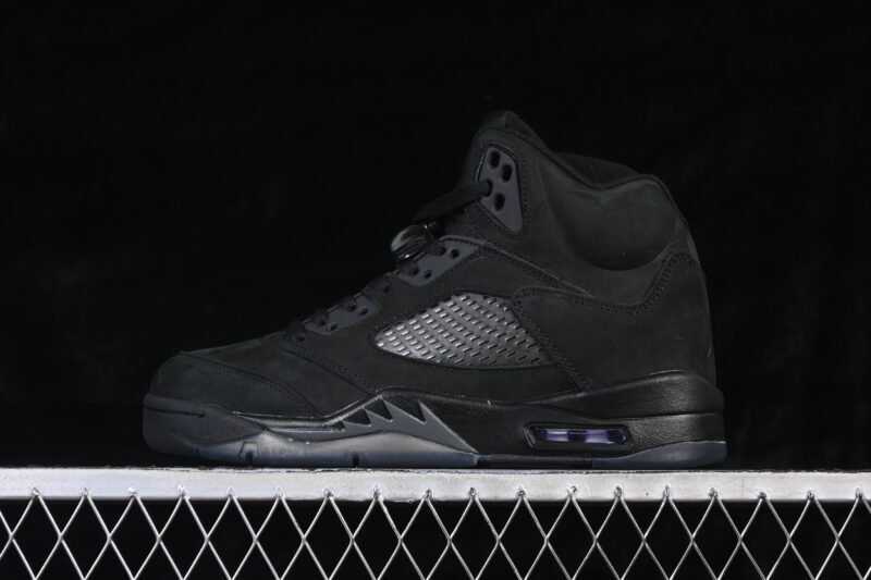 AIR JORDAN 5 RETRO "BLACK CAT