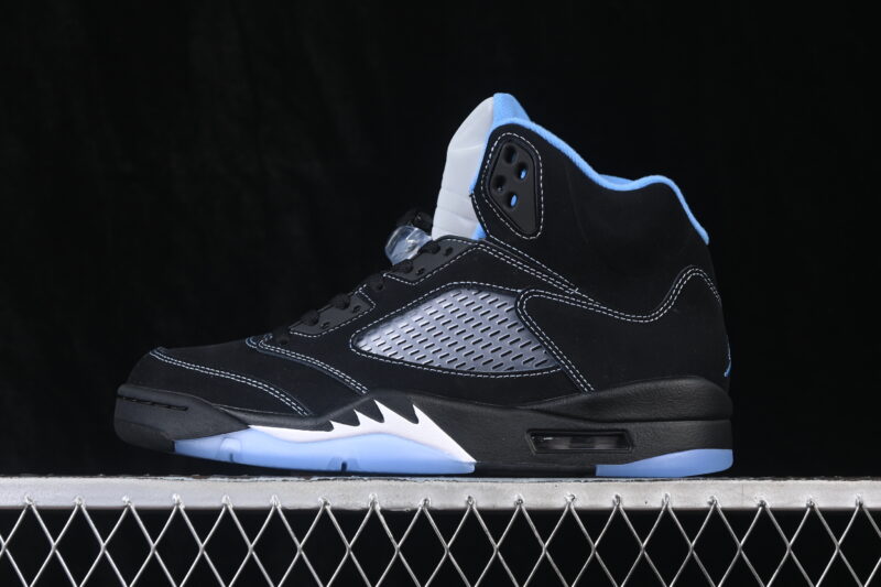 AIR JORDAN 5 RETRO "BLACK UNIVERSITY BLUE