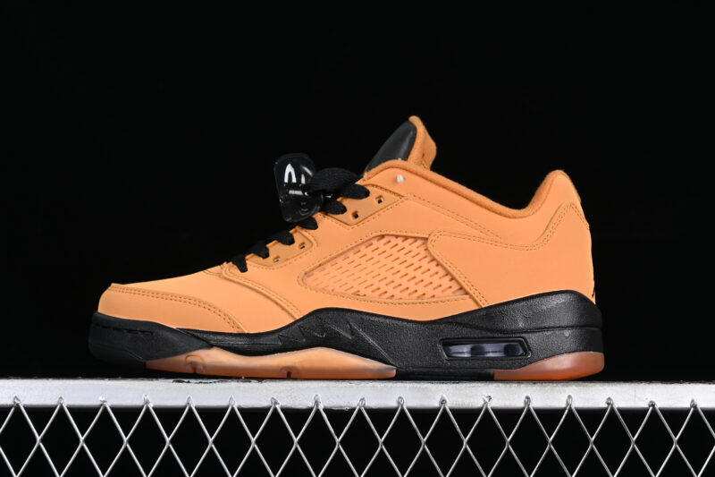 AIR JORDAN RETRO LOW