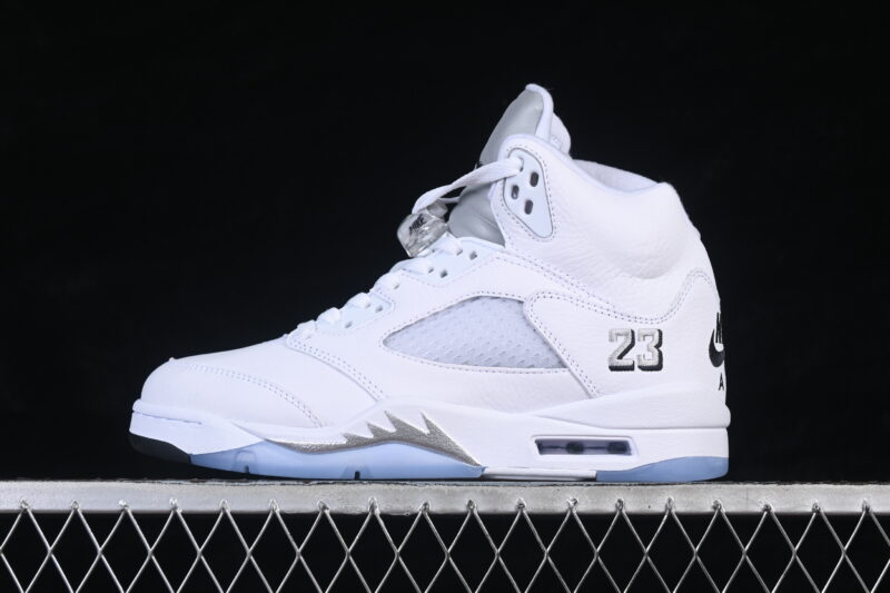 AIR JORDAN 5 RETRO "WHITE METALLIC