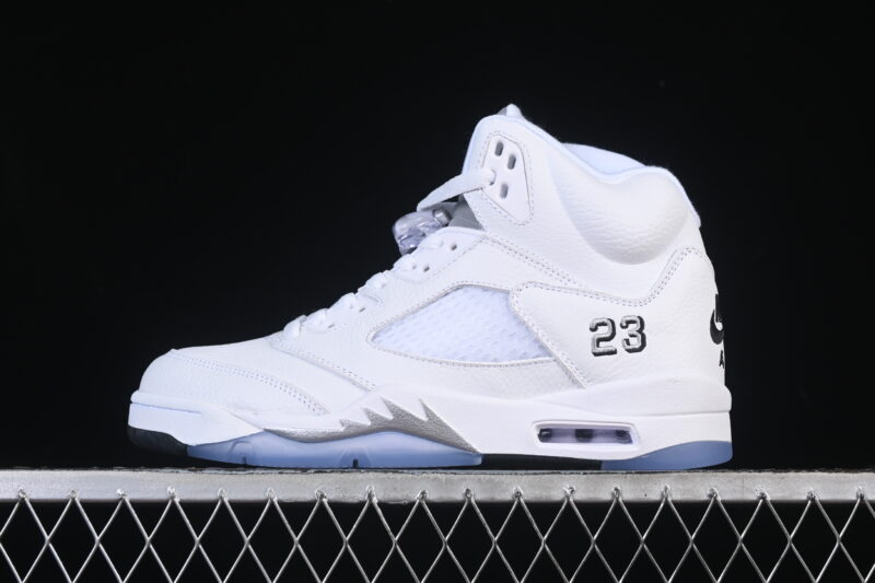 AIR JORDAN 5 RETRO "WHITE METALLIC