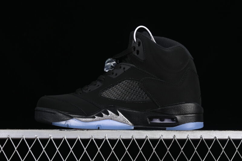 AIR JORDAN 6 RETRO