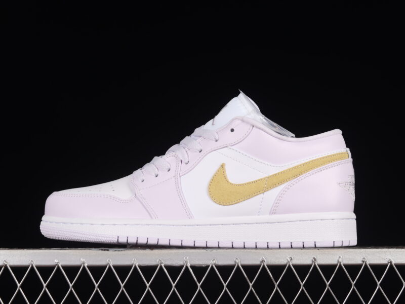 AIR JORDAN 1 LOW BARELY GRAPE