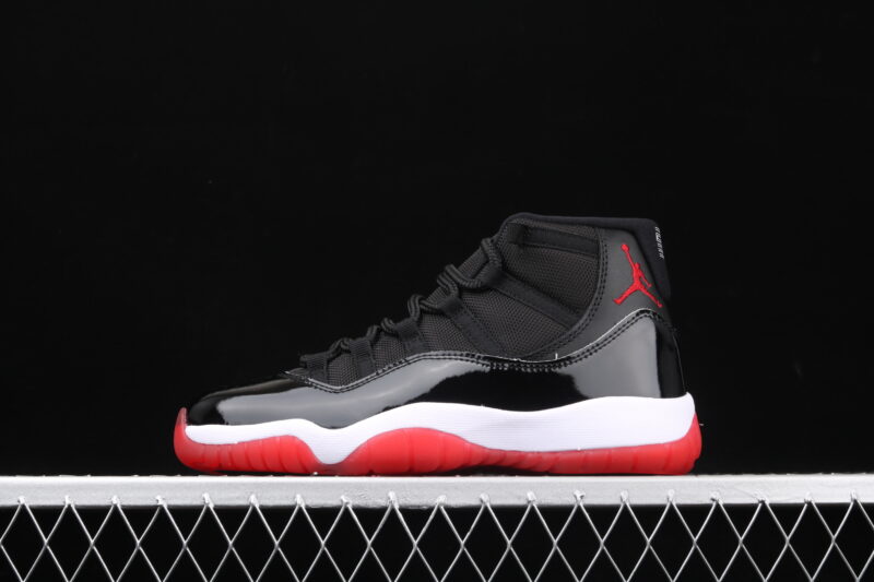 AIR JORDAN 11 BRED BLACK