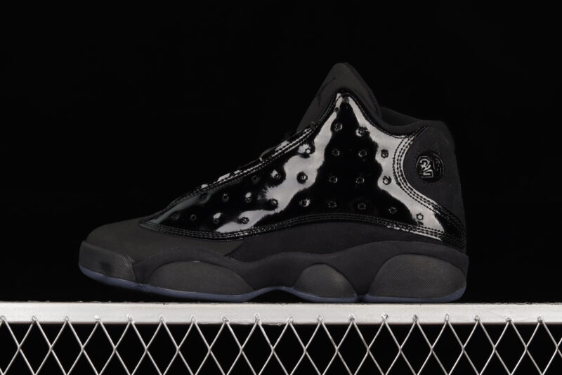 NK AIR JORDAN 13 CAP AND GOWN