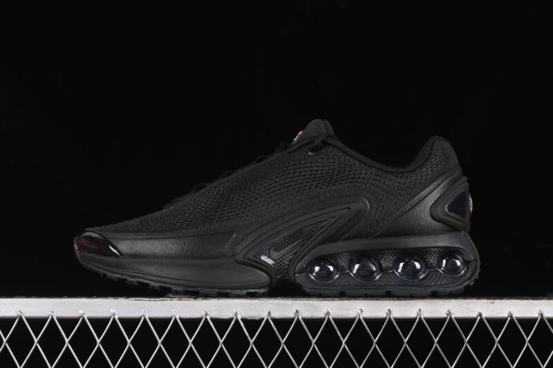 NIKE AIR MAX DN 2024 IN BLACK AND DARK SMOKE GRAY