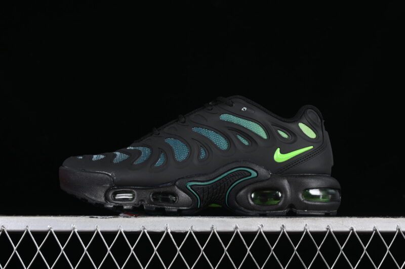 NIKE TN IN BLACK AND NEON YELLOW