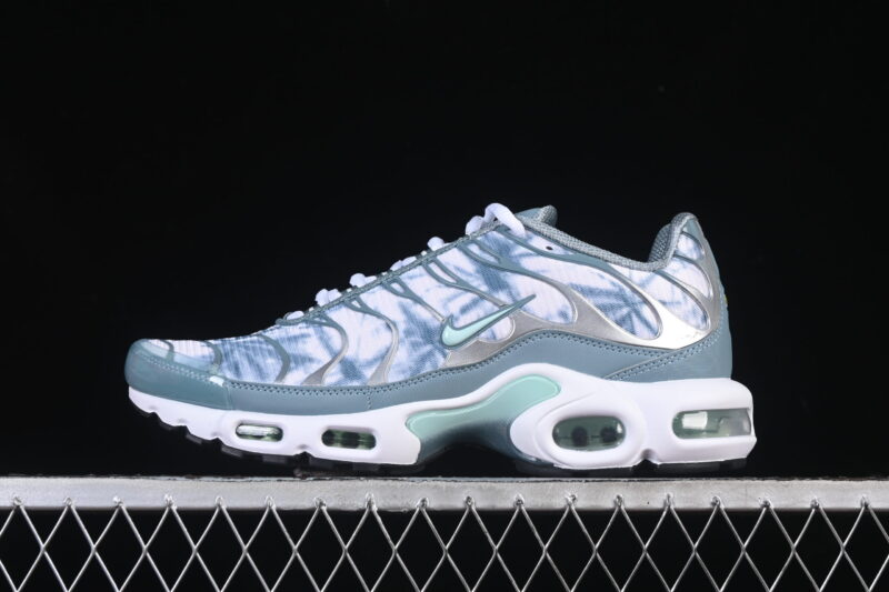 NIKE TN IN PALM GREEN