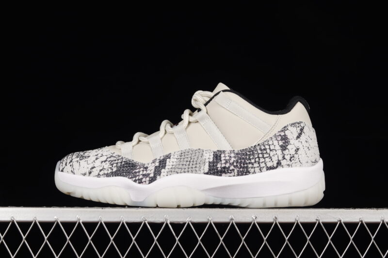 AIR JORDAN 11 LOW SE SNAKESKIN