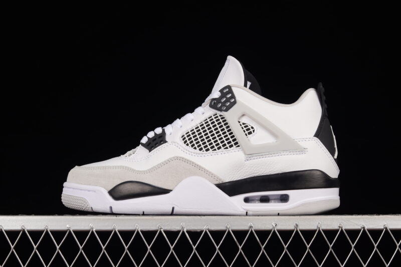 AIR JORDAN 4 MILITARY BLACK