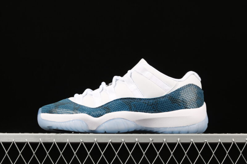 AIR JORDAN 11 RETRO LOW NAVY BLUE SNAKESKIN