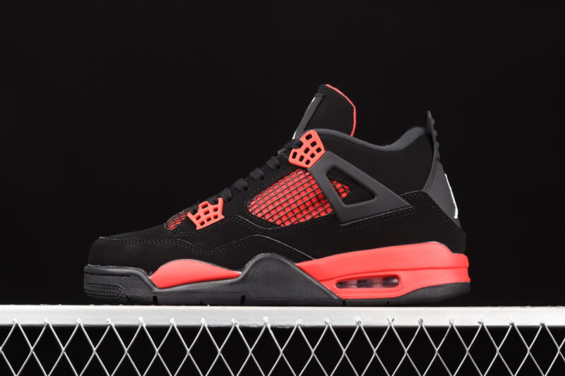 AIR JORDAN 4 RETRO SE UNIVERSITY BLUE