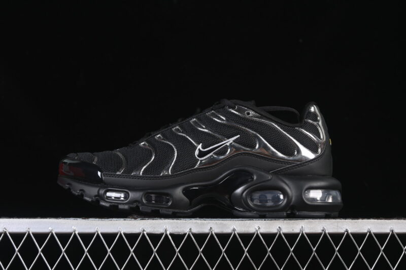 NIKE TN SE BLACK CHROME