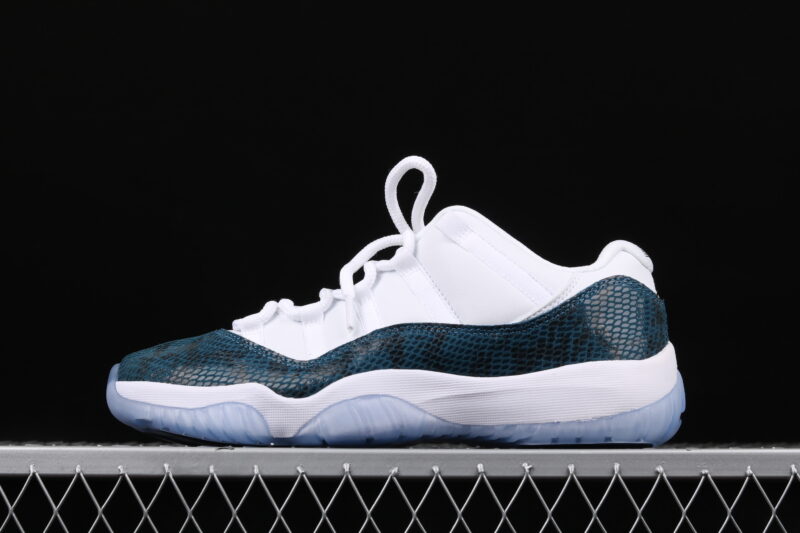 AIR JORDAN 11 LOW SE SNAKESKIN