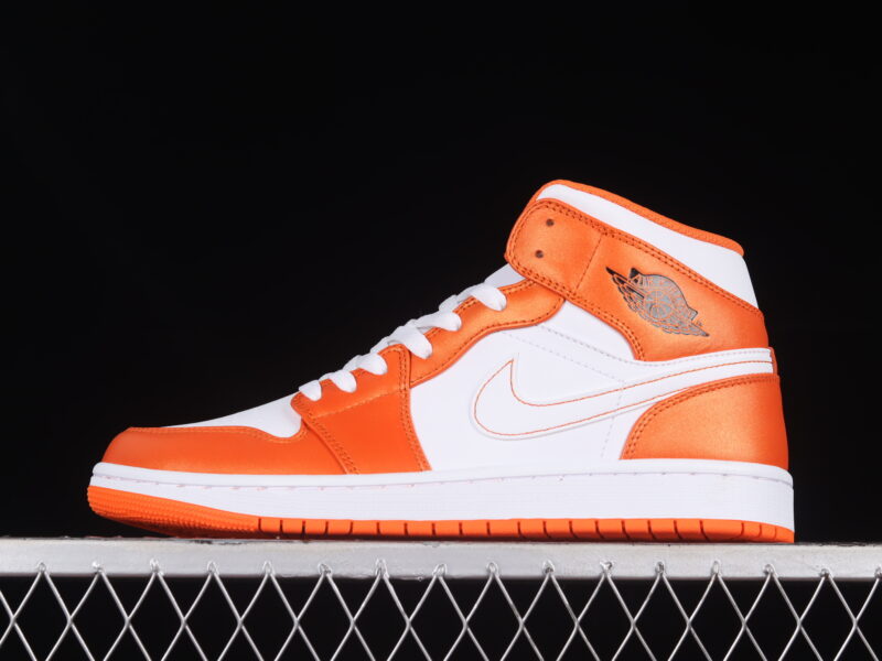 AIR JORDAN 1 MID SURFACE