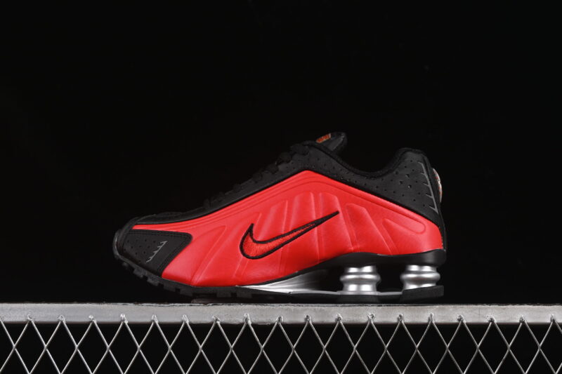 NIKE SHOX UNIVERSITY RED BLACK METALLIC SILVER