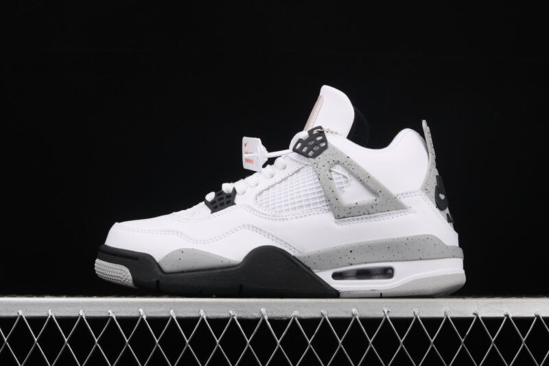 AIR JORDAN 4 WHITE CEMENT