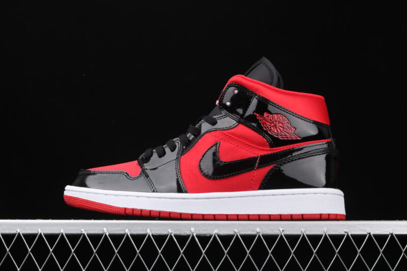 AIR JORDAN 1 MID WMNS